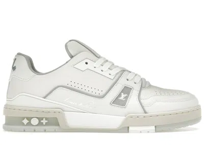 Pre-owned Louis Vuitton Men's  Trainer Signature Sneakers In White/grey