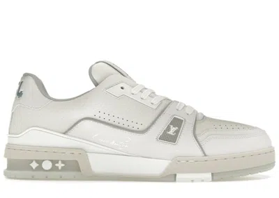 Pre-owned Louis Vuitton Men's  Trainer Signature Sneakers In White/grey