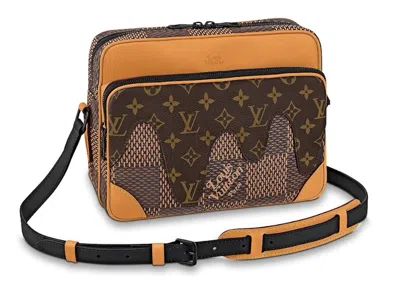 Pre-owned Louis Vuitton Men's  X Nigo Nil Messenger Damier Ebene Giant In Brown