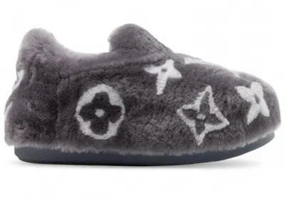 Pre-owned Louis Vuitton Men's  Yeti Slipon Monogram Sneakers In Grey In Gray