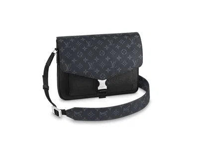 Pre-owned Louis Vuitton Messengerama In Black