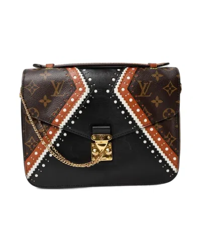Pre-owned Louis Vuitton Metis Mm Brogue Monogram Clutch In Black
