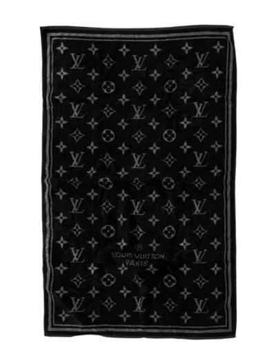 Pre-owned Louis Vuitton Monogram Eclipse Beach Towel In Black