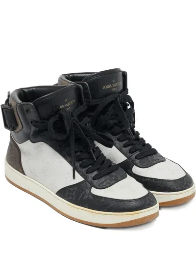 Pre-owned Louis Vuitton Monogram-pattern Leather Sneakers In White