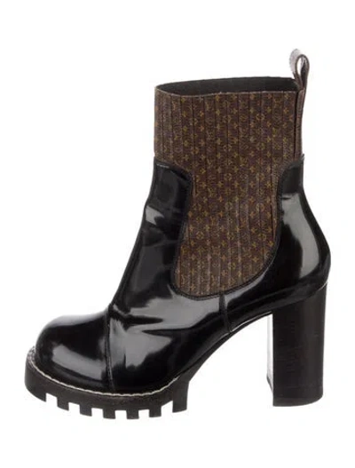Pre-owned Louis Vuitton Monogram Pattern Patent Leather Chelsea Boots In Multi