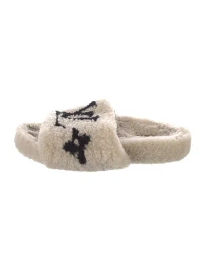 Pre-owned Louis Vuitton Monogram Pattern Shearling Slides In Neutral