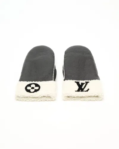 Pre-owned Louis Vuitton Monogram Shearling And Leather Mitts In Black