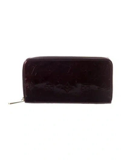Pre-owned Louis Vuitton Monogram Vernis Vernis Patent Leather Zippy Wallet In Burgundy