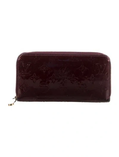 Pre-owned Louis Vuitton Monogram Vernis Vernis Patent Leather Zippy Wallet In Burgundy
