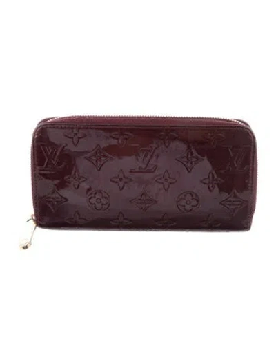 Pre-owned Louis Vuitton Monogram Vernis Vernis Patent Leather Zippy Wallet In Burgundy