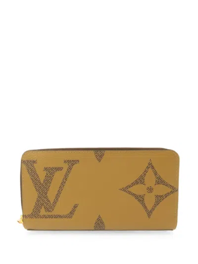 Pre-owned Louis Vuitton Monogram-pattern Wallet In Brown