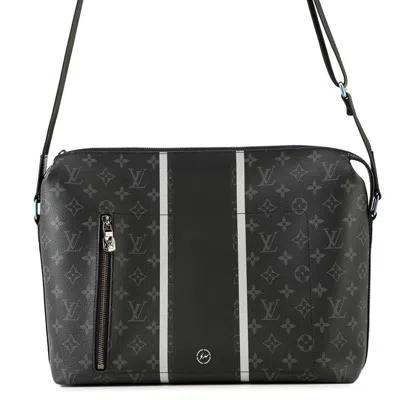 Pre-owned Louis Vuitton Noir Monogram Eclipse Shoulder Bag () In Black