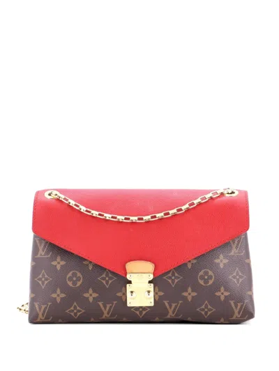 Pre-owned Louis Vuitton Pallas Chain Monogram Canvas And Calfskin Shoulder Bag In Brown