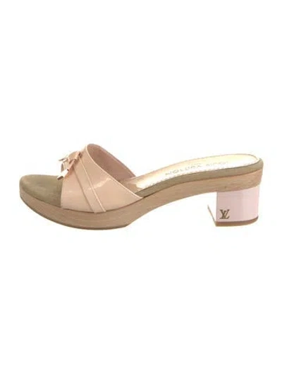 Pre-owned Louis Vuitton Patent Leather Bow Accents Slides In Pink