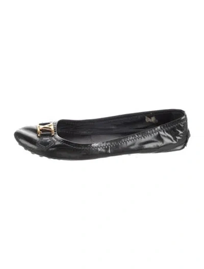Pre-owned Louis Vuitton Patent Leather Loafers In Black
