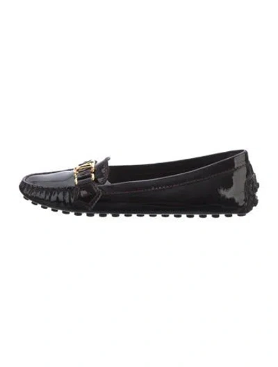 Pre-owned Louis Vuitton Patent Leather Loafers In Black
