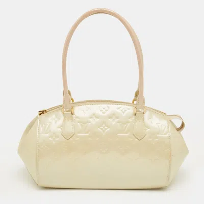 Pre-owned Louis Vuitton Perle Monogram Vernis Sherwood Pm Bag In White