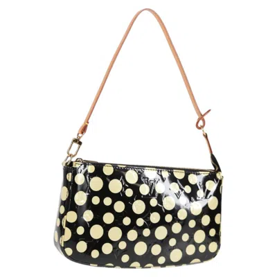 Pre-owned Louis Vuitton Pochette Accessoire Patent Leather Clutch Bag () In Black