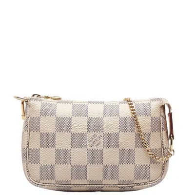 Pre-owned Louis Vuitton Pochette Accessoires Leather Clutch Bag () In White