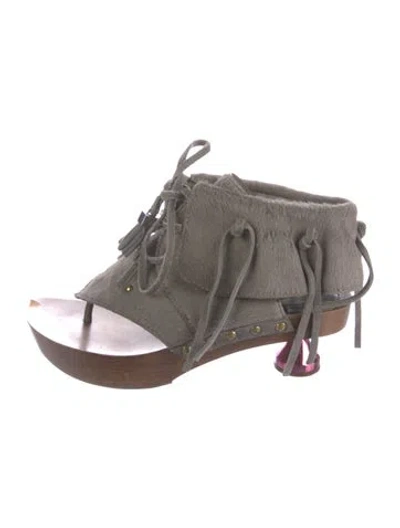 Pre-owned Louis Vuitton Ponyhair Gladiator Sandals In Gray