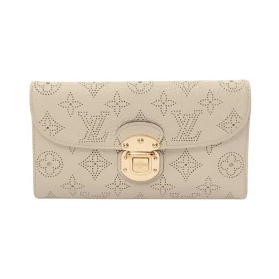 Pre-owned Louis Vuitton Portefeuil Amelia Mahina Run Trifold Long Wallet Leather Ivory In White