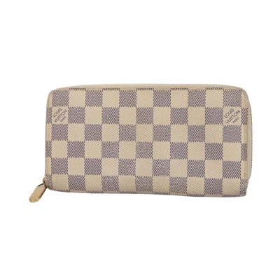 Pre-owned Louis Vuitton Portefeuille Zippy Canvas Wallet () In White