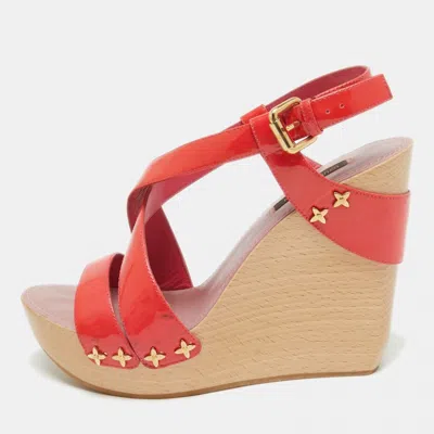 Pre-owned Louis Vuitton Red Patent Leather Star Embellished Wedge Sandals Size 37