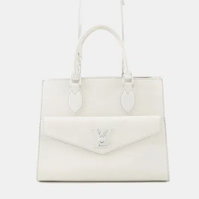 Pre-owned Louis Vuitton Rock Me Tote Blanc Grained Calf Leather Size Pm In White