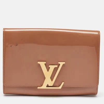 Pre-owned Louis Vuitton Rose Velours Vernis Leather Louise Clutch In Beige