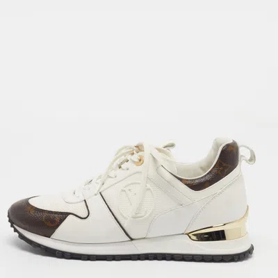 Pre-owned Louis Vuitton Run Away Size 38.5 White/brown Monogram Canvas And Leather And Mesh Lace Up Sneakers