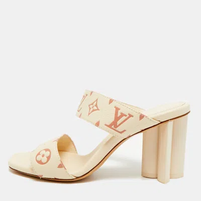 Pre-owned Louis Vuitton Silhouette Size 38.5 Cream Monogram Leather Slide Sandals In White