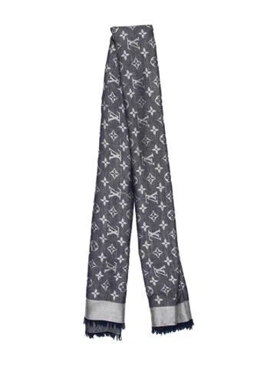 Pre-owned Louis Vuitton Silk 2015 Shawl In Blue