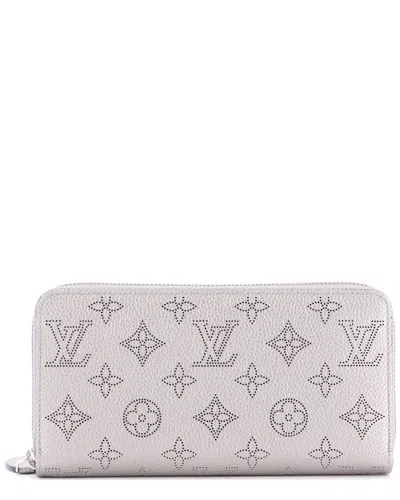 Pre-owned Louis Vuitton Silver Mahina Leather Zippy Wallet (authentic Pre-loved)