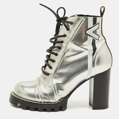 Pre-owned Louis Vuitton Star Trail Size 38 Silver Leather Ankle Length Boots