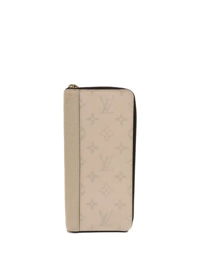 Pre-owned Louis Vuitton Taigarama Zippy Wallet In White