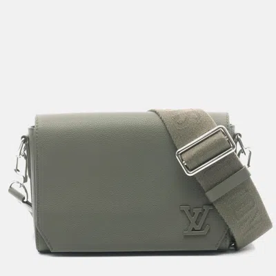 Pre-owned Louis Vuitton Takeoff Messenger Shoulder Bag Aerogram Leather Green