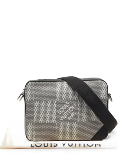 Pre-owned Louis Vuitton Trio Damier Graphite 3d Messenger Bag In Grey