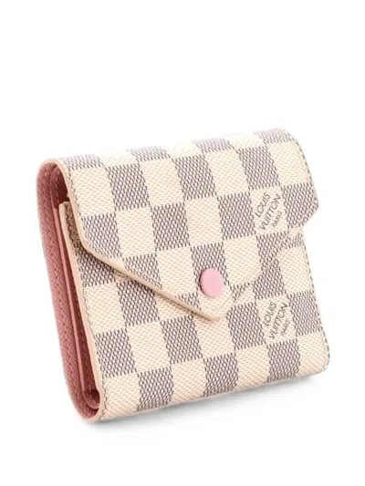 Pre-owned Louis Vuitton Victorine Wallet Damier Small Wallets In White