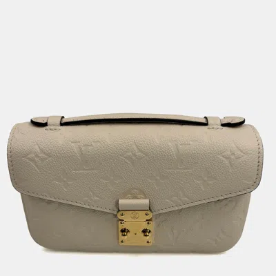 Pre-owned Louis Vuitton White Metis East West
