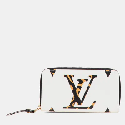 Pre-owned Louis Vuitton White Monogram Giant Jungle Zippy Wallet
