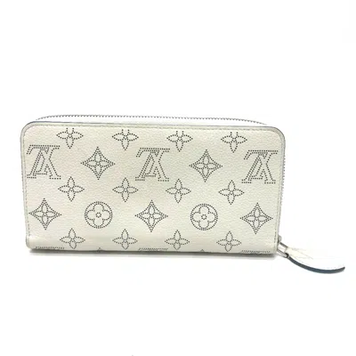 Pre-owned Louis Vuitton White Other Long Wallet (bi-fold) ()