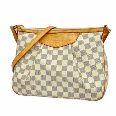 Pre-owned Louis Vuitton White Shoulder Bag ()
