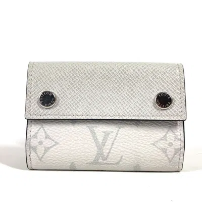 Pre-owned Louis Vuitton White Taiga Leather Monogram Wallet (tri-fold) ()