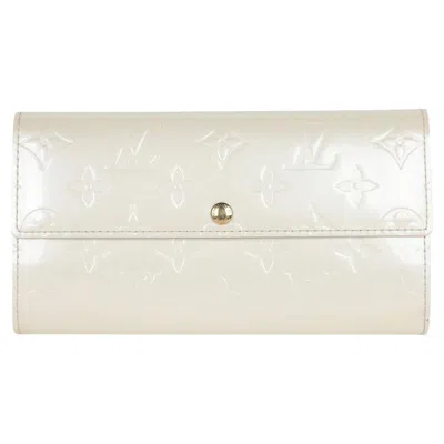Pre-owned Louis Vuitton Women's White Vernis Long Leather Sarah Wallet
