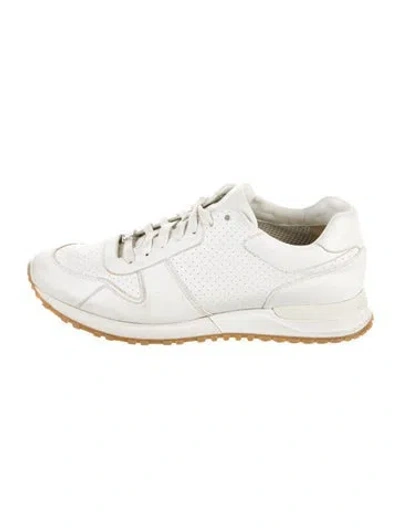 Pre-owned Louis Vuitton X Supreme Run Away Athletic Sneakers In White