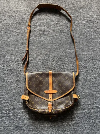 Pre-owned Louis Vuitton X Vintage 1992 Louis Vuitton Saumur Crossbody Bag In Brown Tan
