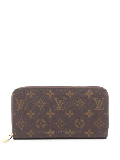 Pre-owned Louis Vuitton Zippy Monogram Round Wallet In Brown
