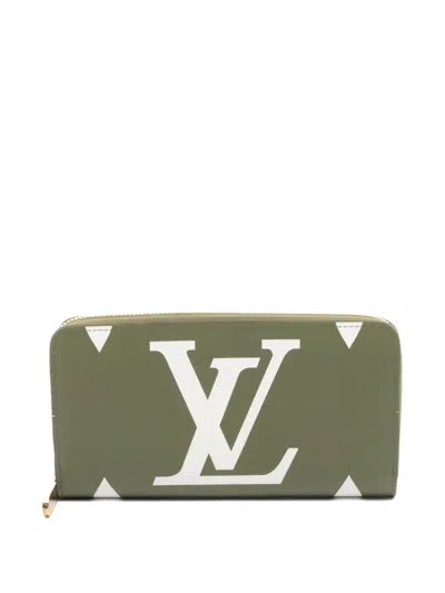 Pre-owned Louis Vuitton Zippy Wallet In Green