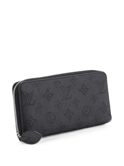 Pre-owned Louis Vuitton Zippy Wallet Mahina Leather Small Wallets In Black