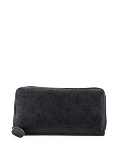 Pre-owned Louis Vuitton Zippy Wallet Mahina Leather Small Wallets In Black